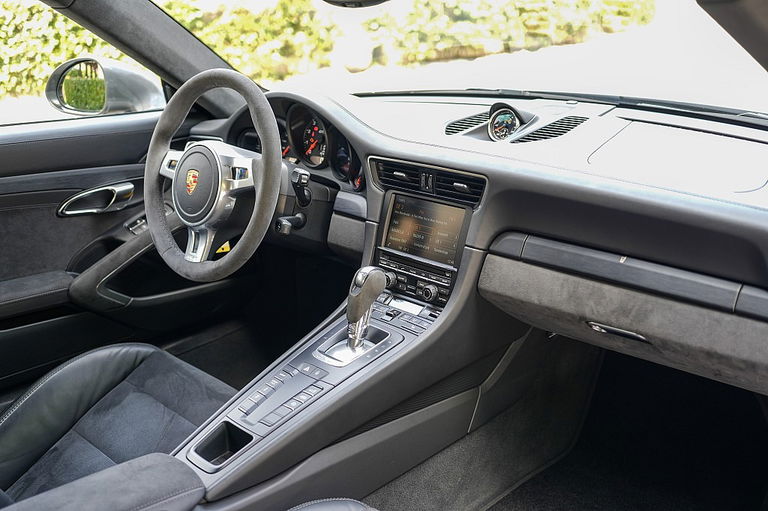 Porsche 991 Carrera 4 GTS
