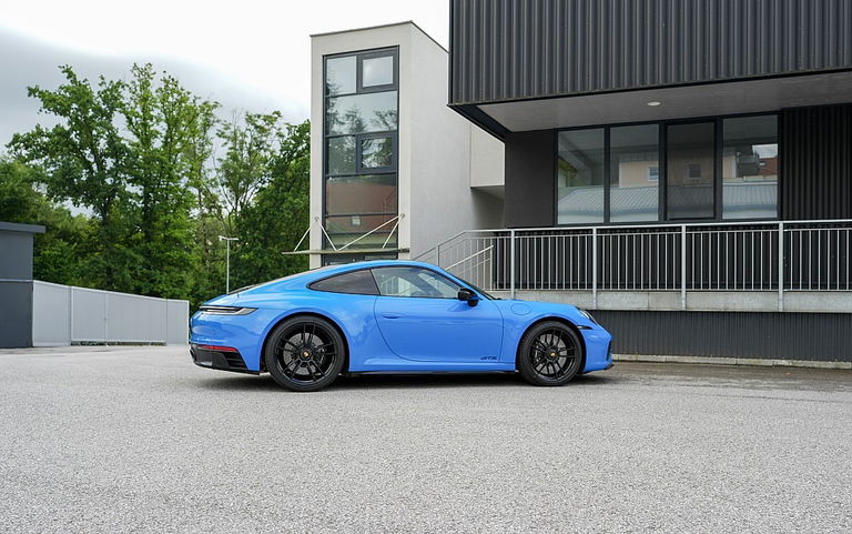 Porsche 992 Carrera GTS