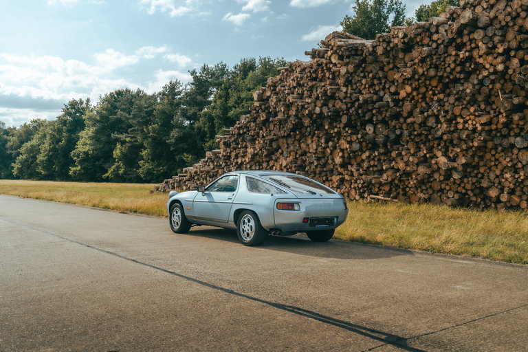 Porsche 928