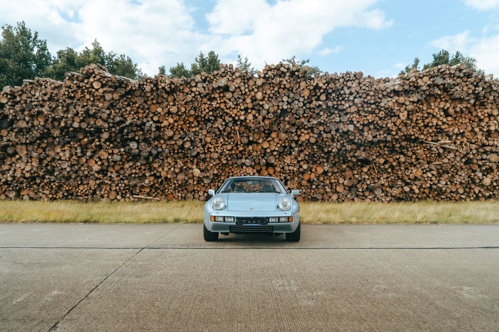 Porsche 928