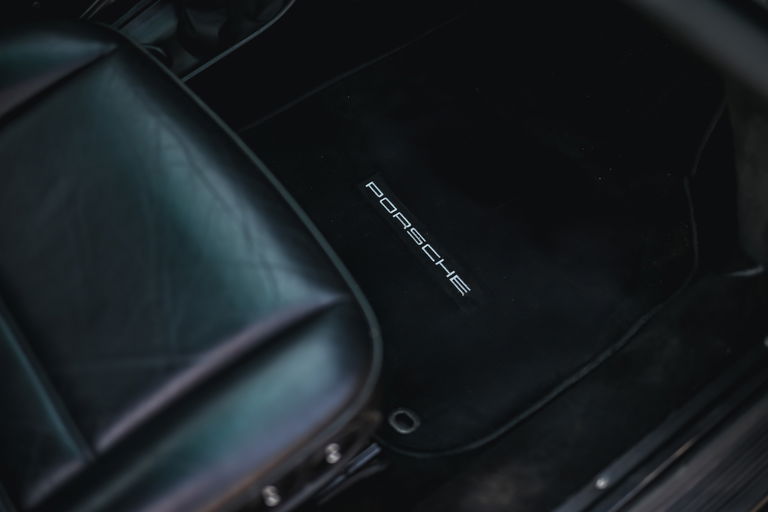 Porsche 911 Carrera 3.2 (US)