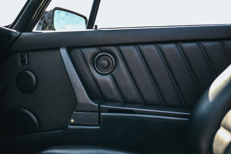 Porsche 911 Carrera 3.2 (US)