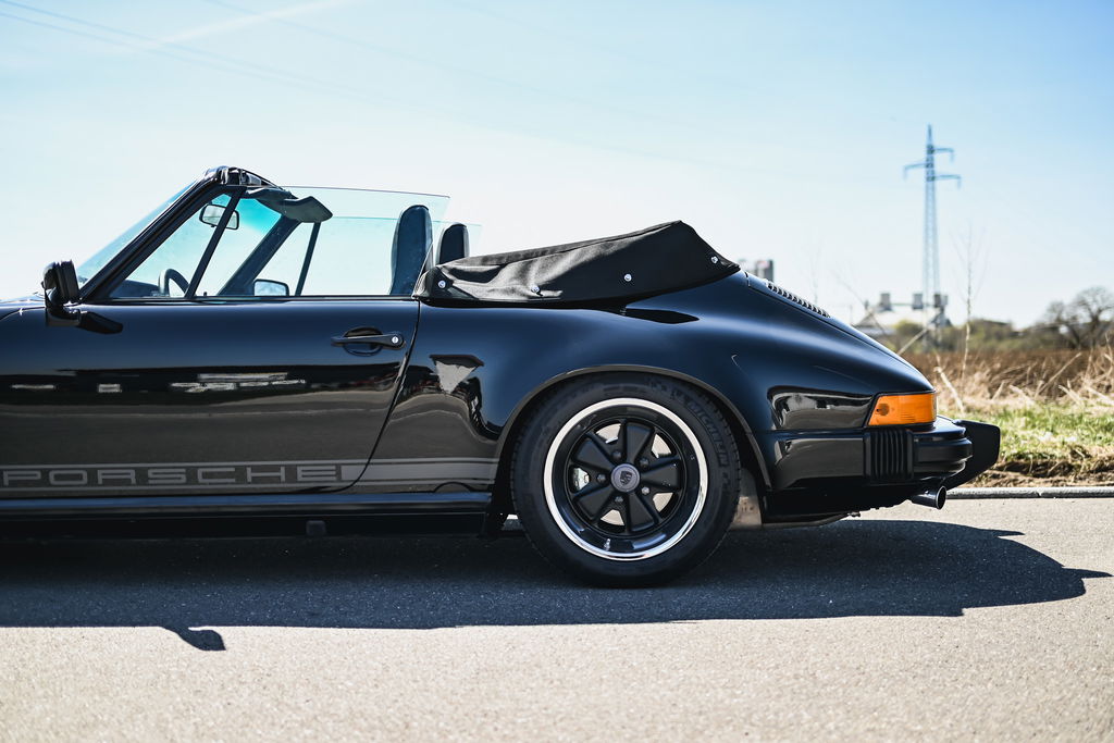 Porsche 911 Carrera 3.2 (US)