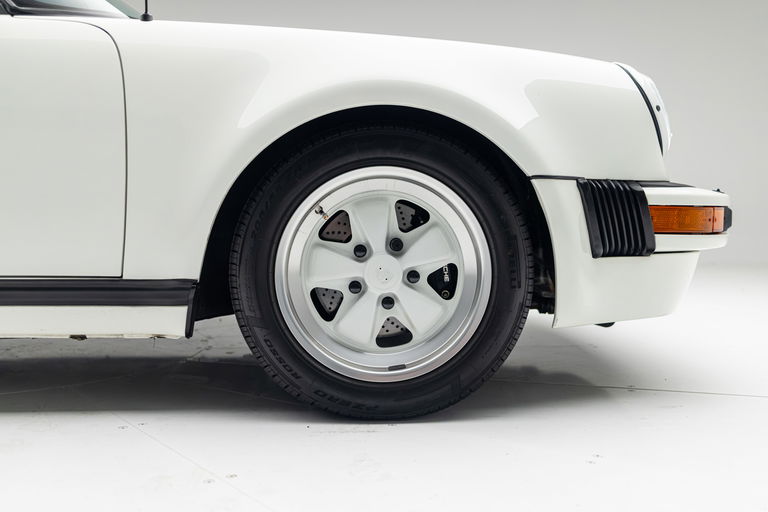 Porsche 911 Carrera 3.2 Speedster (US)