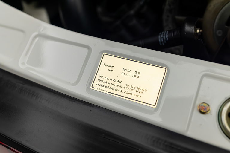 Porsche 911 Carrera 3.2 Speedster (US)