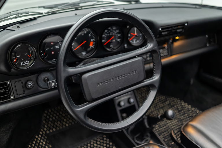 Porsche 911 Carrera 3.2 Speedster (US)