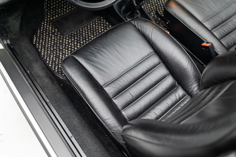 Porsche 911 Carrera 3.2 Speedster (US)