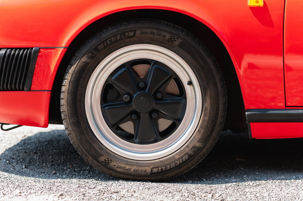 Porsche 911 Carrera 3.2