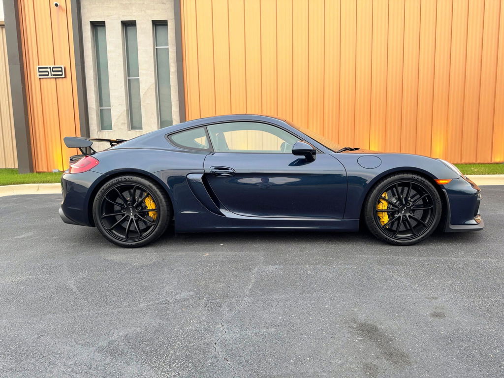 Porsche 981 Cayman GT4