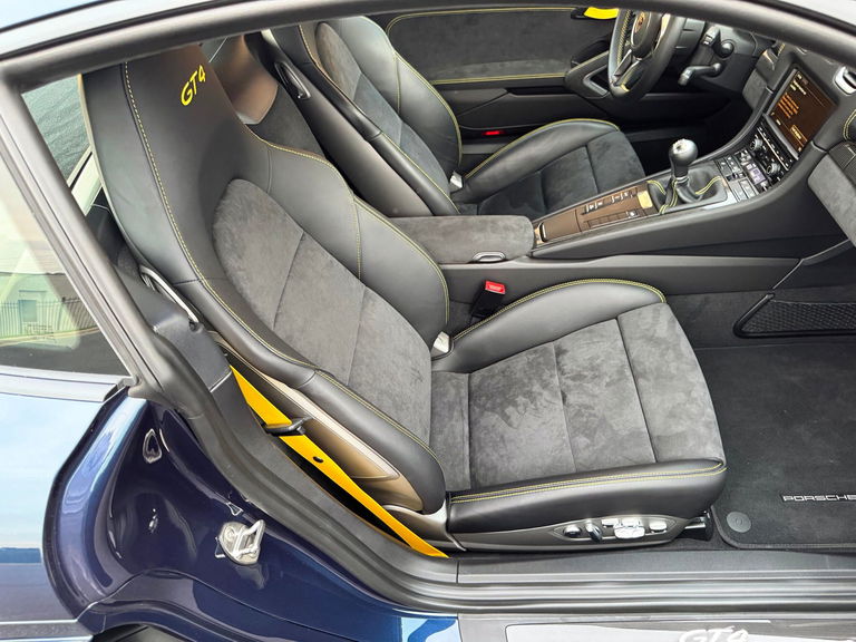 Porsche 981 Cayman GT4