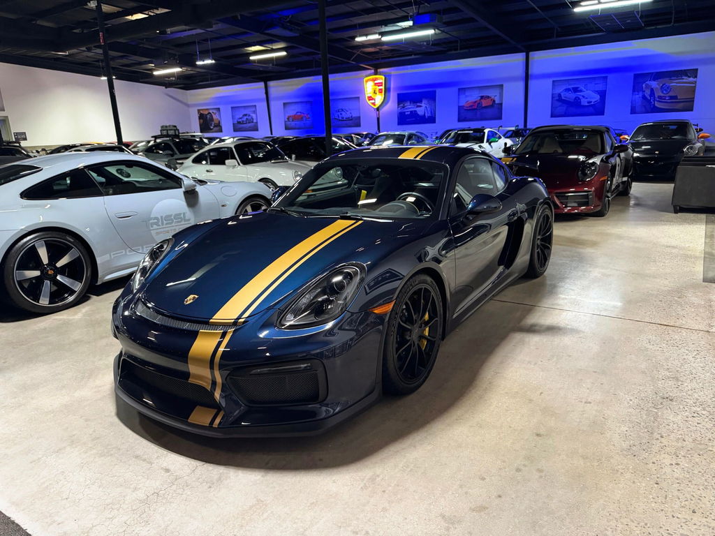 Porsche 981 Cayman GT4