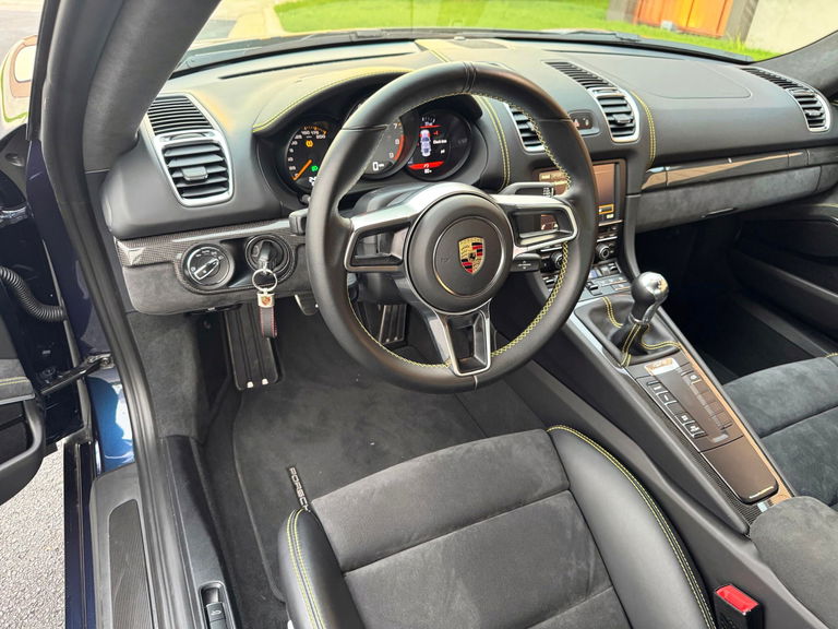 Porsche 981 Cayman GT4