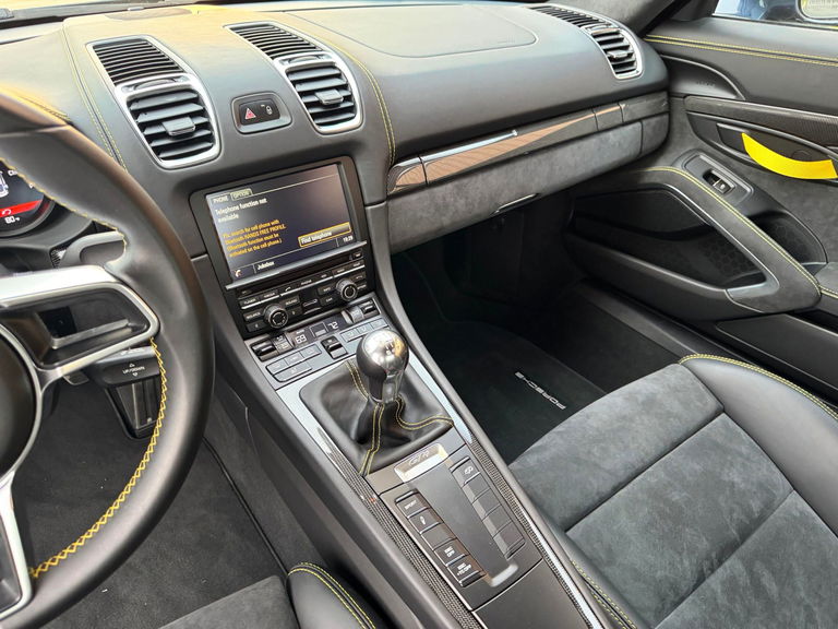 Porsche 981 Cayman GT4