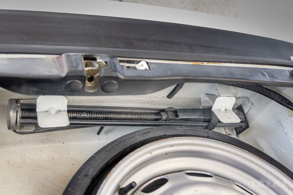 Porsche 911 Carrera 2.7