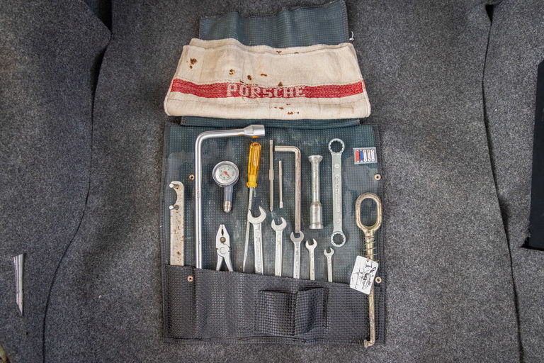 Porsche 911 Carrera 2.7