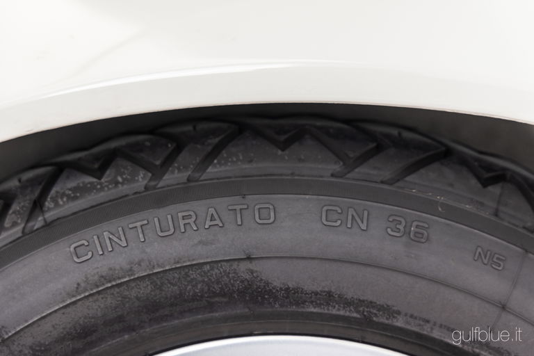 Porsche 911 Carrera 2.7