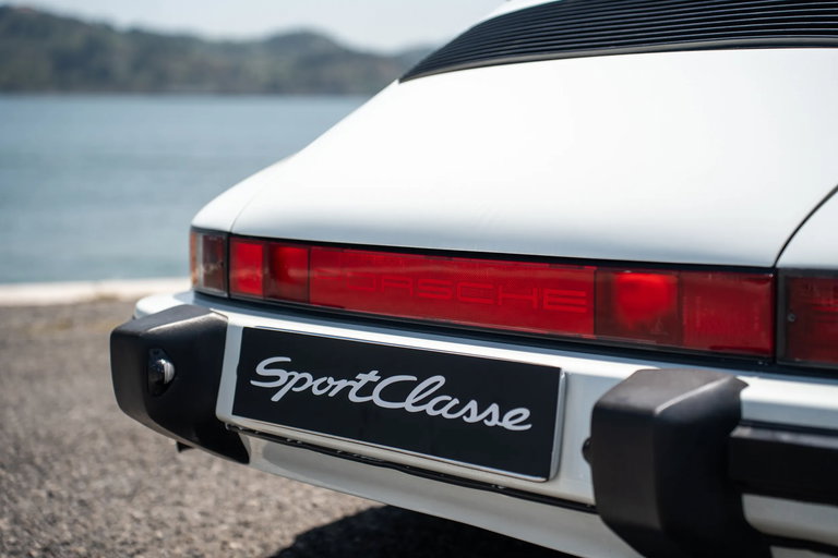 Porsche 911 Carrera 3.2 Speedster