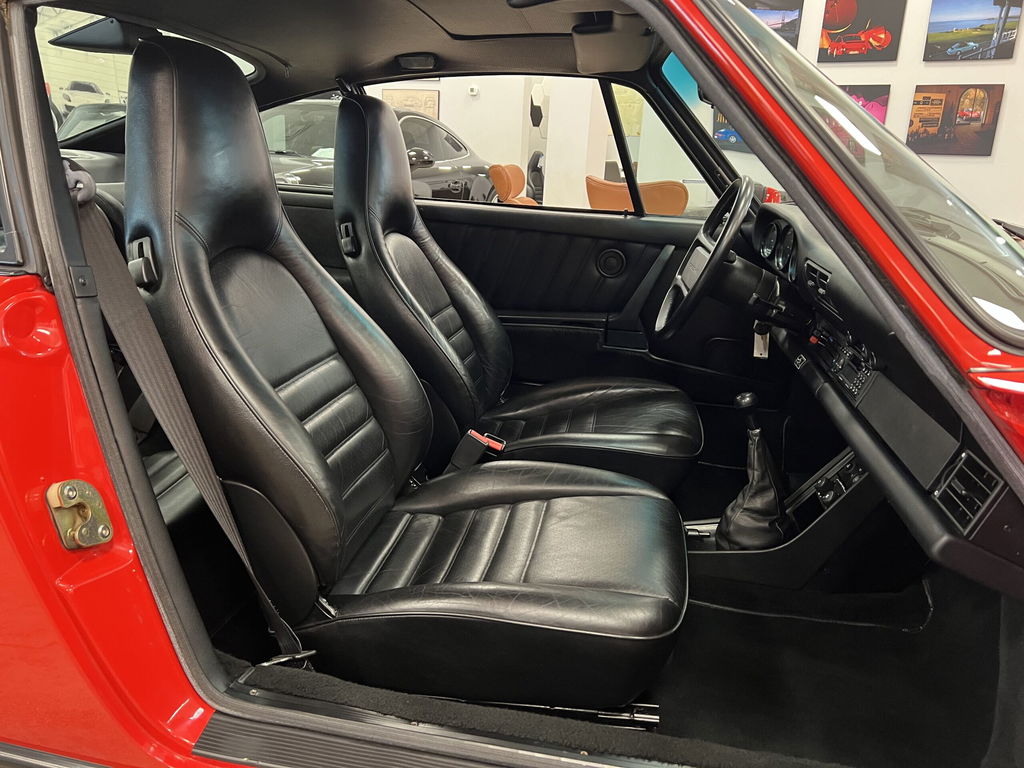 Porsche 911 Carrera 3.2