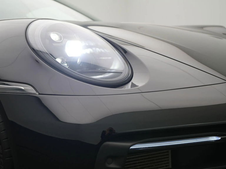 Porsche 992 Carrera 4 GTS