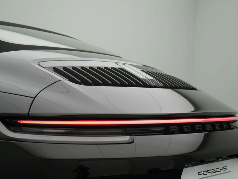 Porsche 992 Carrera 4 GTS