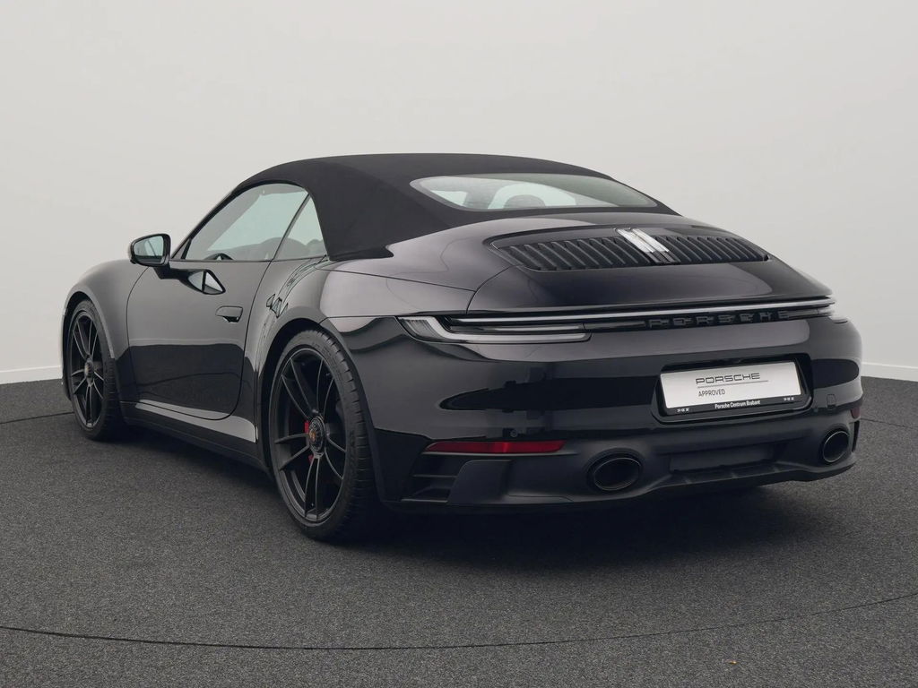 Porsche 992 Carrera 4 GTS