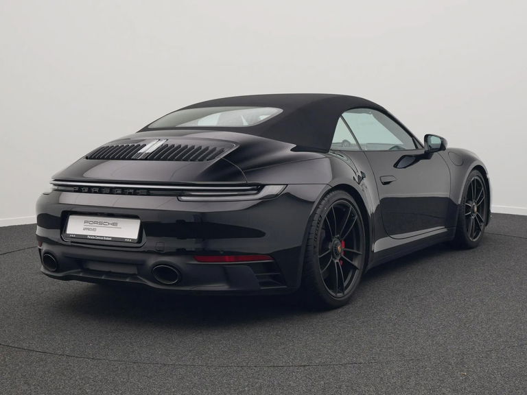 Porsche 992 Carrera 4 GTS