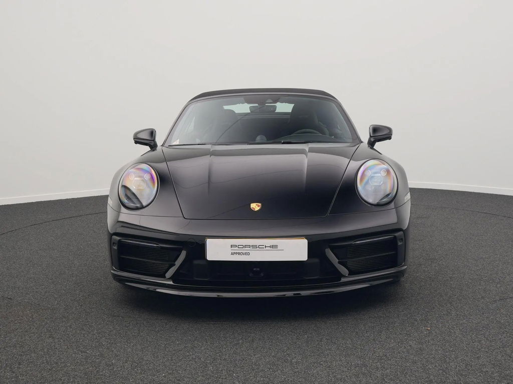 Porsche 992 Carrera 4 GTS