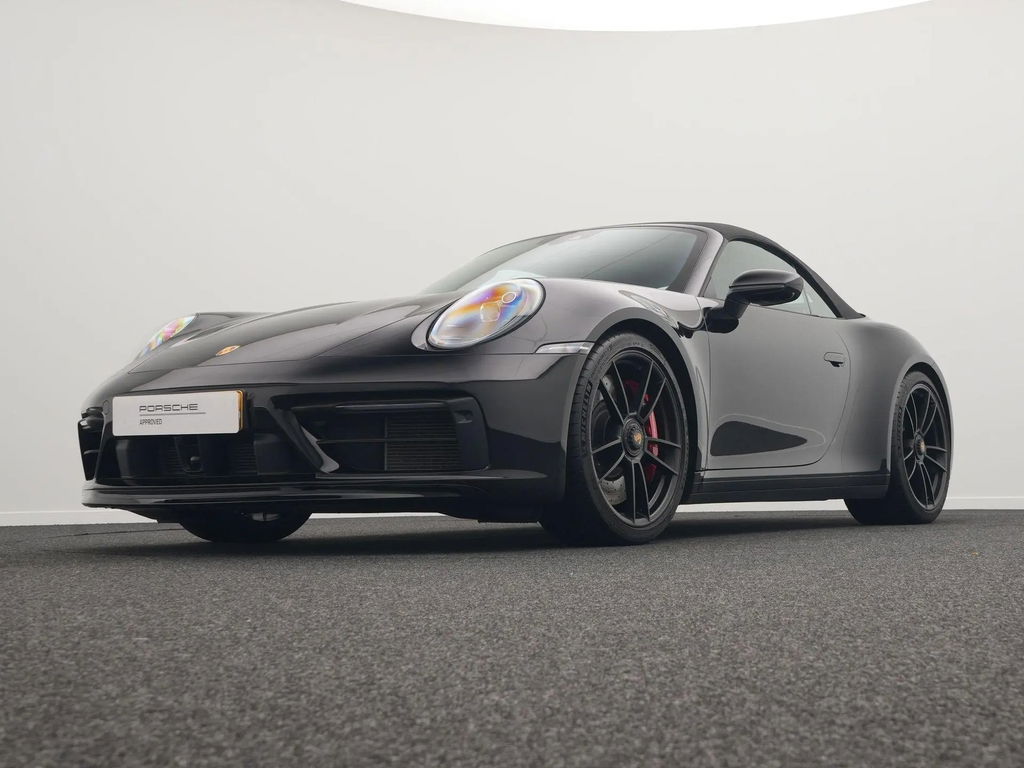 Porsche 992 Carrera 4 GTS