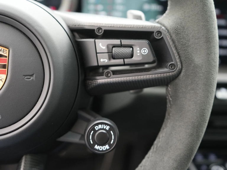 Porsche 992 Carrera 4 GTS