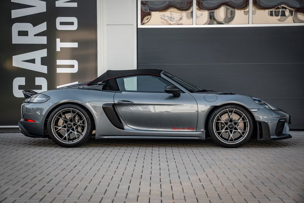 Porsche 718 Spyder RS