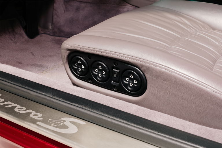 Porsche 993 Carrera 4S