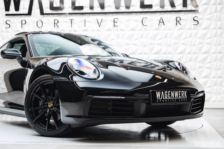 Porsche 992 Carrera 4