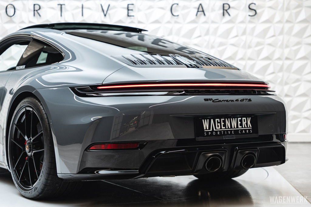 Porsche 992.2 Carrera 4 GTS