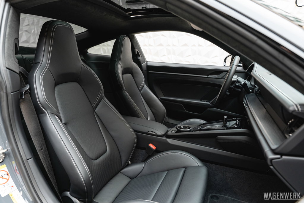 Porsche 992.2 Carrera 4 GTS