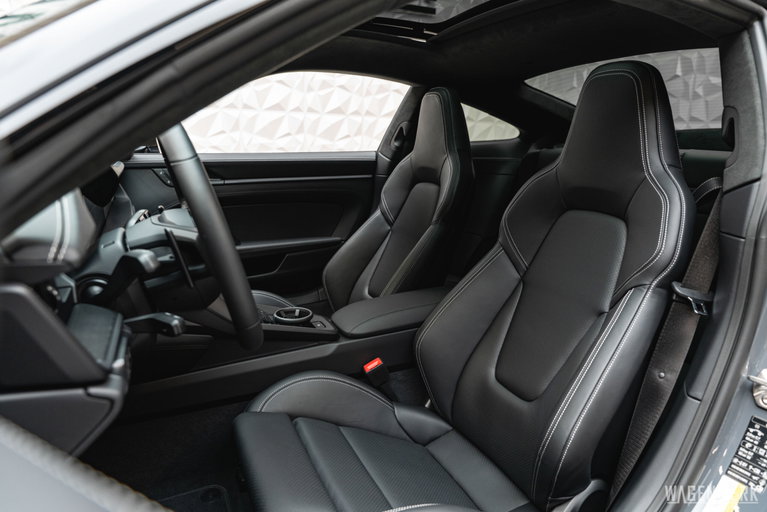 Porsche 992.2 Carrera 4 GTS