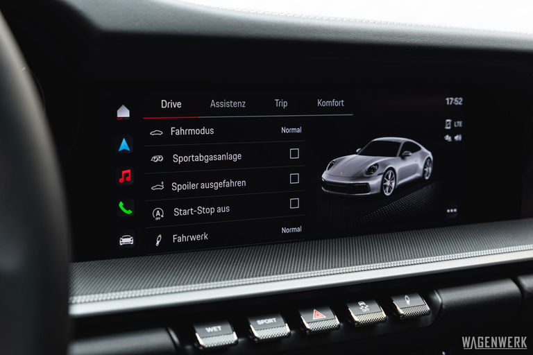 Porsche 992 Carrera 4