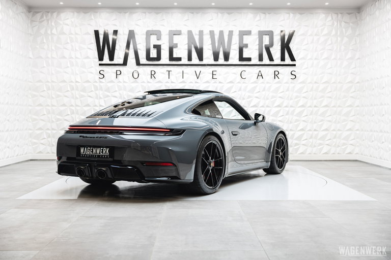 Porsche 992.2 Carrera 4 GTS