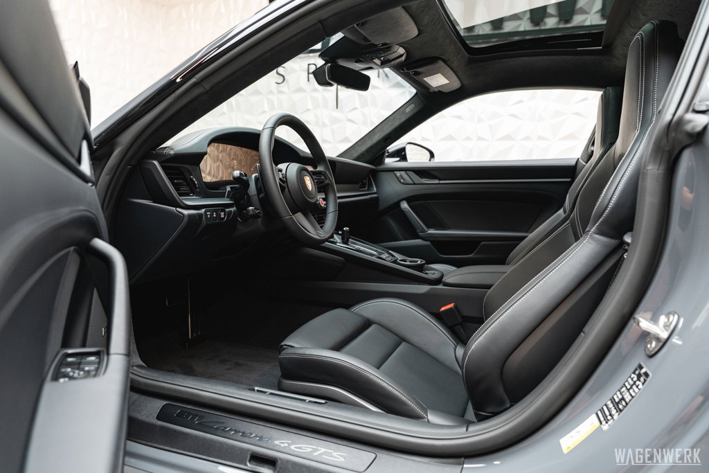 Porsche 992.2 Carrera 4 GTS