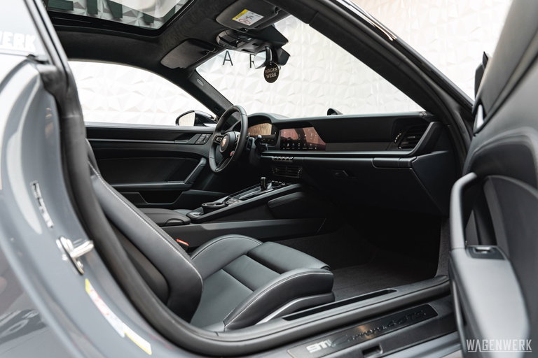 Porsche 992.2 Carrera 4 GTS