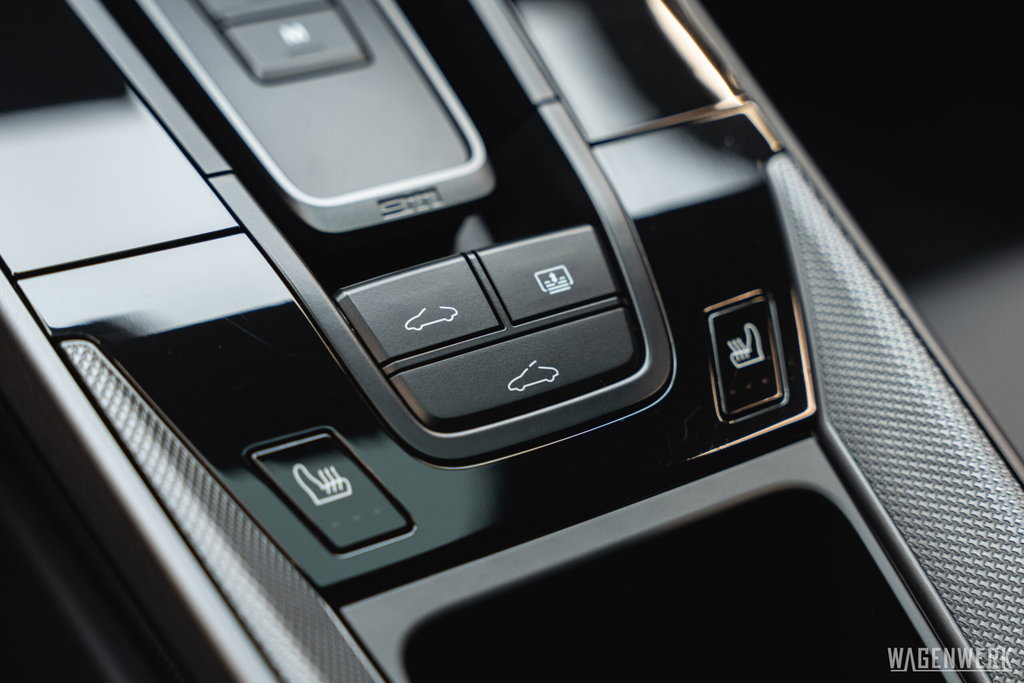 Porsche 992 Carrera 4