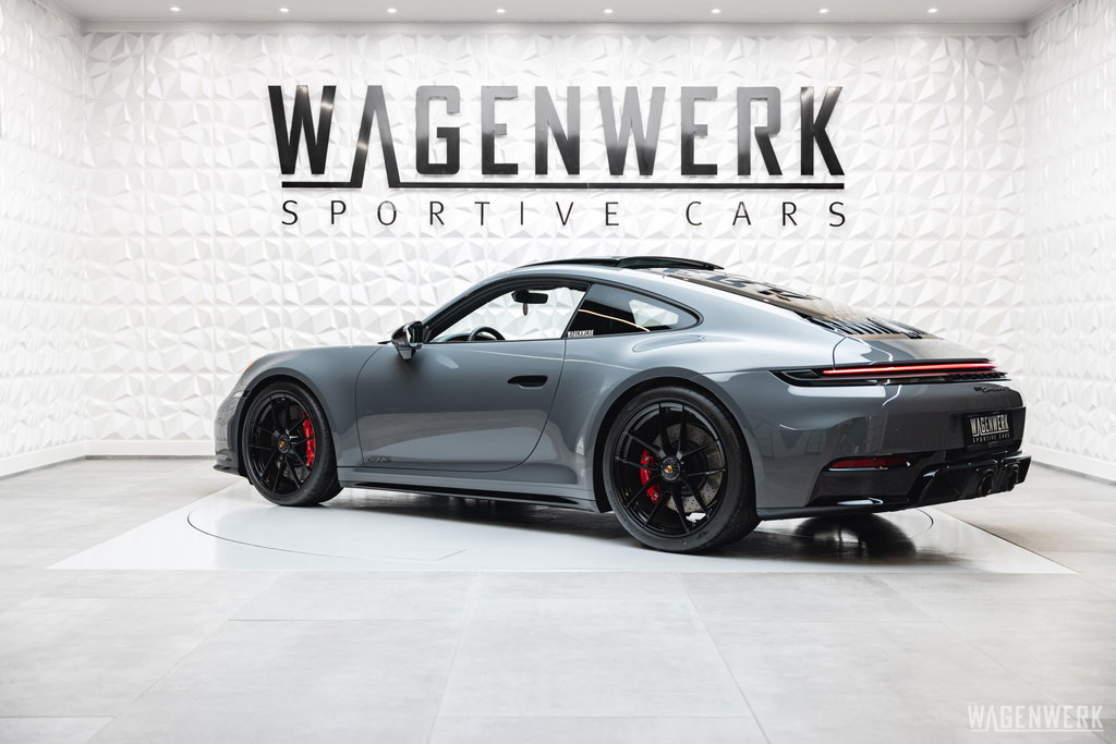 Porsche 992.2 Carrera 4 GTS