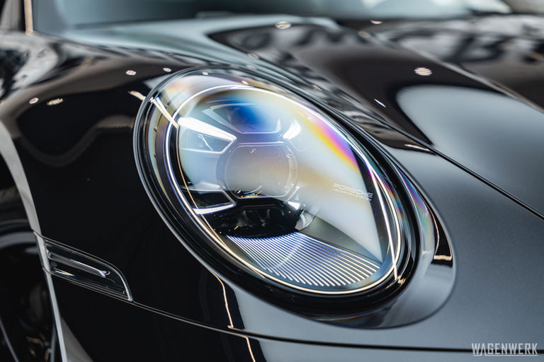 Porsche 992 Carrera 4