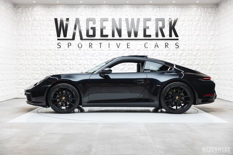 Porsche 992 Carrera 4