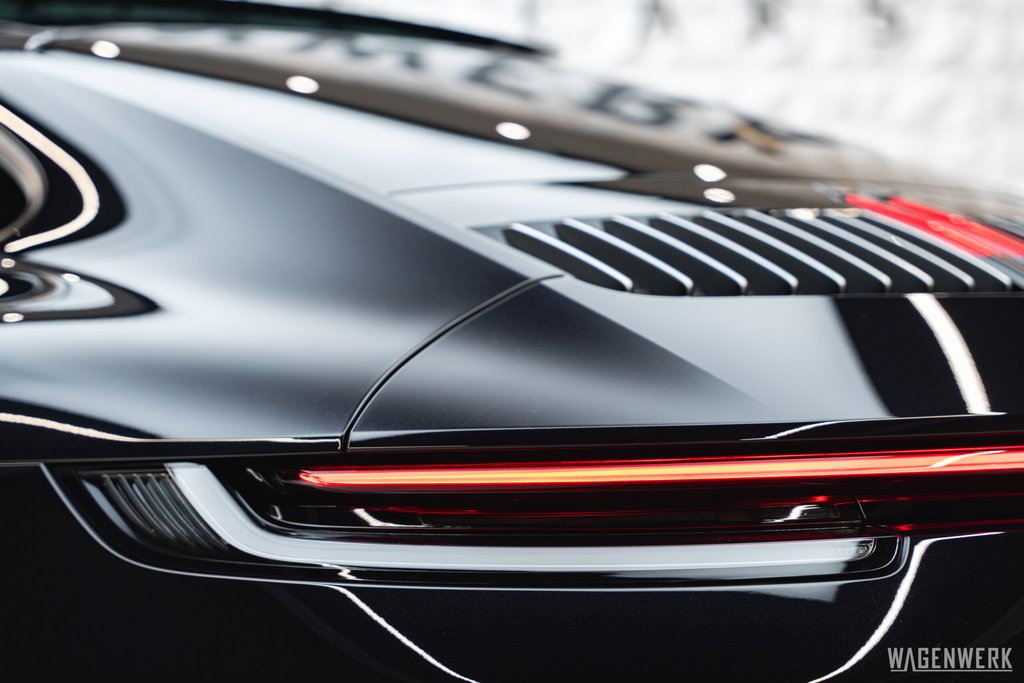 Porsche 992 Carrera 4