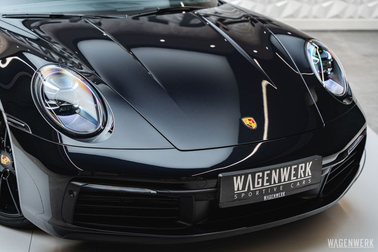 Porsche 992 Carrera 4