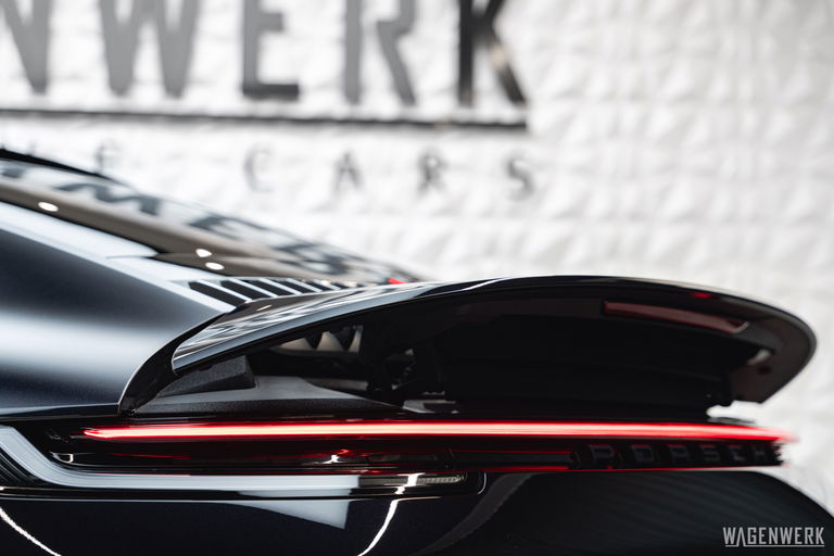 Porsche 992 Carrera 4