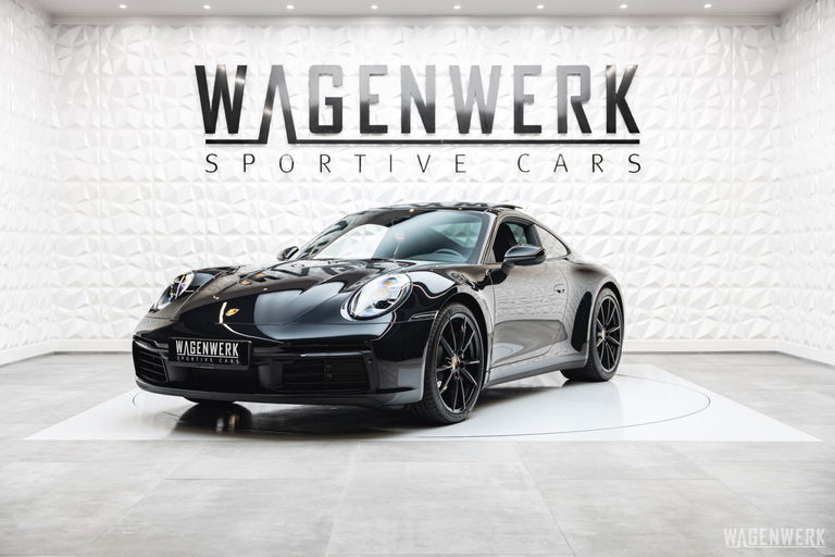 Porsche 992 Carrera 4