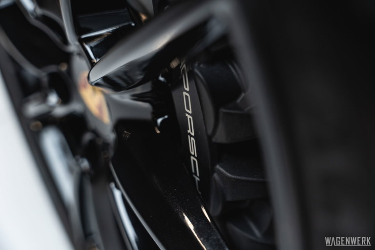 Porsche 992 Carrera 4