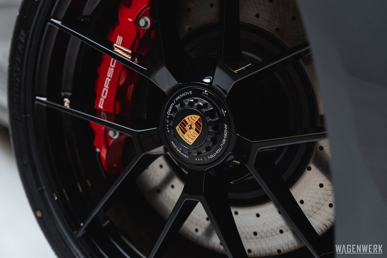 Porsche 992.2 Carrera 4 GTS