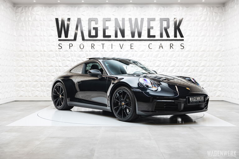 Porsche 992 Carrera 4